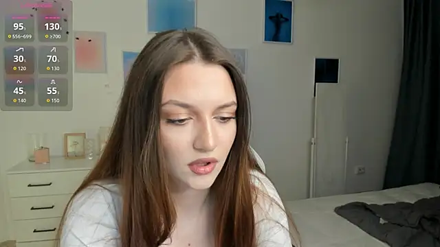 Snapshot of MiaVixxen chatting on 10.19.25 MiaVixxen online show from 10.19.25