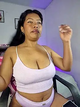 Snapshot of PaulaOrtiz_1 chatting on 05.15.26 PaulaOrtiz 1 online show from 05.15.26