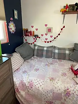 thigh hi online show from 02.17.25