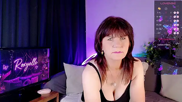 Snapshot of roxyyyrose chatting on 06.16.26 roxyyyrose online show from 06.16.26