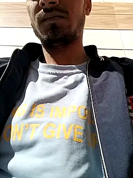 Snapshot of Tarun_0026 chatting on 02.08.25 Tarun 0026 online show from 02.08.25