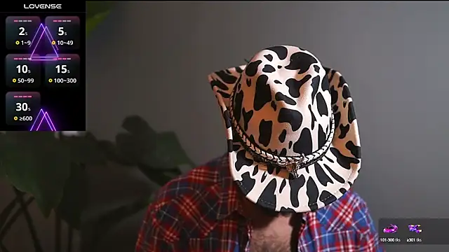 Snapshot of HairyRobxxx chatting on 09.26.25 HairyRobxxx online show from 09.26.25