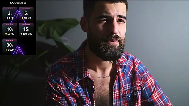 Snapshot of HairyRobxxx chatting on 10.06.25 HairyRobxxx online show from 10.06.25