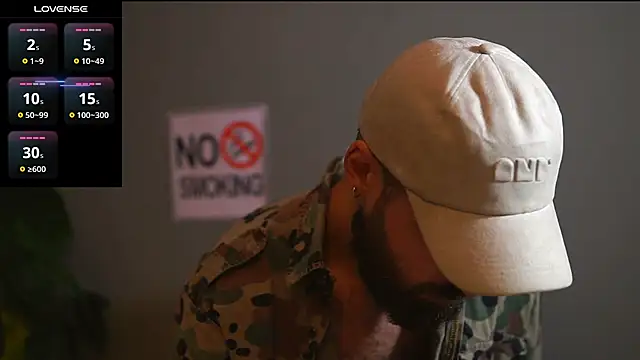 Snapshot of HairyRobxxx chatting on 10.10.25 HairyRobxxx online show from 10.10.25