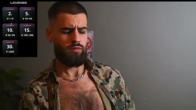 Snapshot of HairyRobxxx chatting on 10.15.25 HairyRobxxx online show from 10.15.25