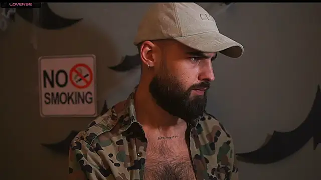 Snapshot of HairyRobxxx chatting on 10.21.25 HairyRobxxx online show from 10.21.25