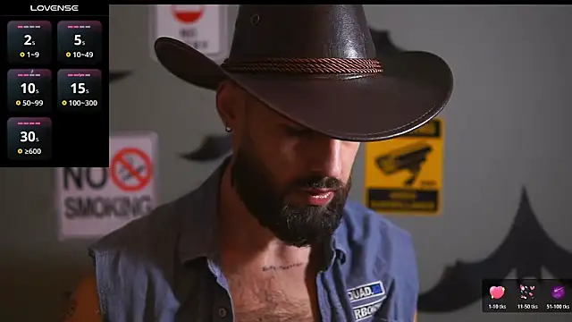 Snapshot of HairyRobxxx chatting on 10.22.25 HairyRobxxx online show from 10.22.25