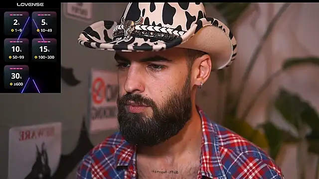 Snapshot of HairyRobxxx chatting on 10.30.25 HairyRobxxx online show from 10.30.25