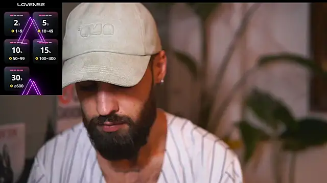 Snapshot of HairyRobxxx chatting on 11.01.25 HairyRobxxx online show from 11.01.25