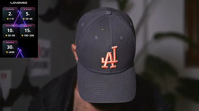 Snapshot of HairyRobxxx chatting on 11.08.25 HairyRobxxx online show from 11.08.25