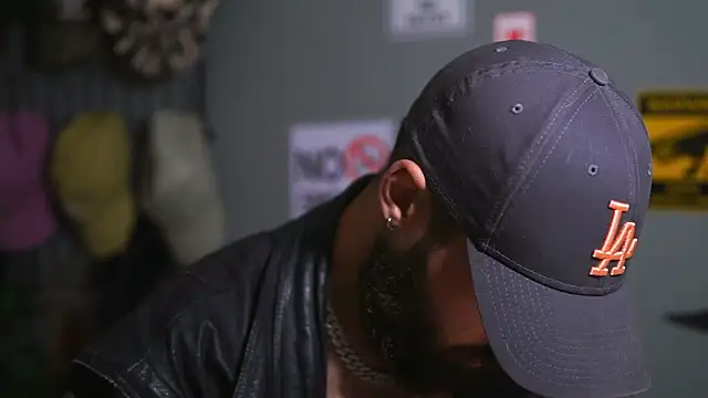 HairyRobxxx online show from 11.19.25