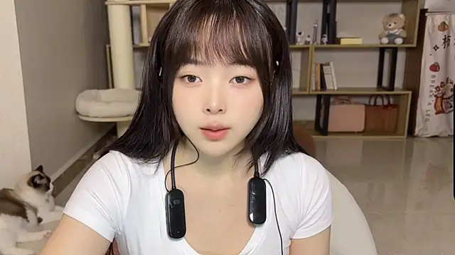 Snapshot of Chenjing0 chatting on 10.10.25 Chenjing0 online show from 10.10.25