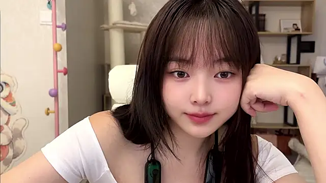 Snapshot of Chenjing0 chatting on 10.28.25 Chenjing0 online show from 10.28.25