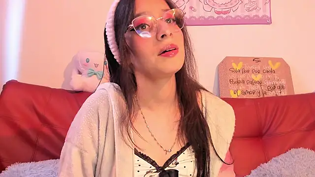 Snapshot of Misha_Lover chatting on 10.11.25 Misha Lover online show from 10.11.25