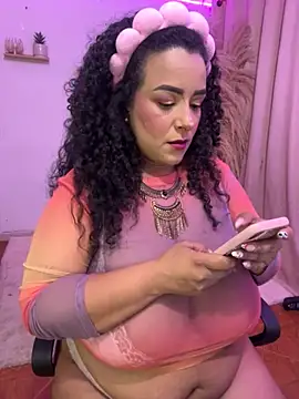 Snapshot of ariadna_cooper chatting on 11.02.25 ariadna cooper online show from 11.02.25