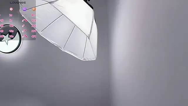 Snapshot of Lucky-xiuxiu chatting on 11.01.25 Lucky-xiuxiu online show from 11.01.25