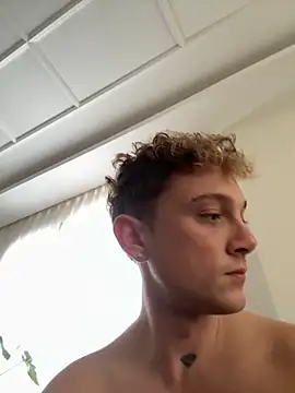 Snapshot of verici34 chatting on 10.18.25 verici34 online show from 10.18.25