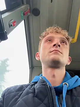 Snapshot of verici34 chatting on 10.22.25 verici34 online show from 10.22.25