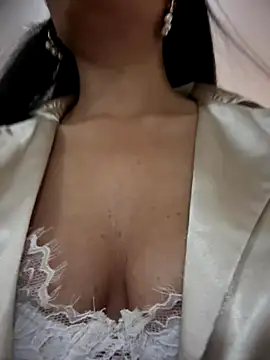 BELLA--26 online show from 09.20.25