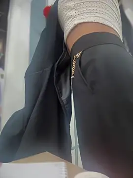 BELLA--26 online show from 11.28.25