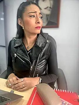 BELLA--26 online show from 12.04.25