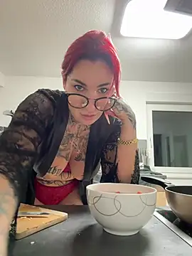 Mia-Fuchs online show from 01.06.25