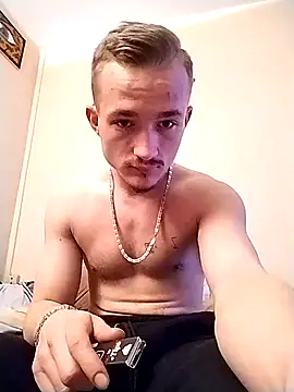 Snapshot of frankthefuck69 chatting on 03.09.25 frankthefuck69 online show from 03.09.25