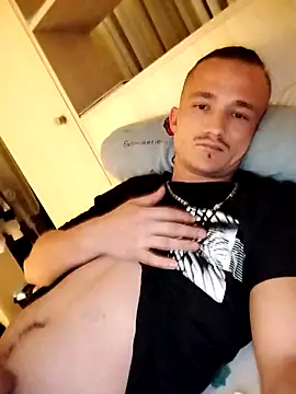 Snapshot of frankthefuck69 chatting on 10.15.25 frankthefuck69 online show from 10.15.25