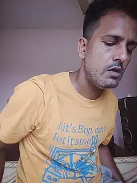 Snapshot of MAGNETICDADDY8 chatting on 10.01.25 MAGNETICDADDY8 online show from 10.01.25