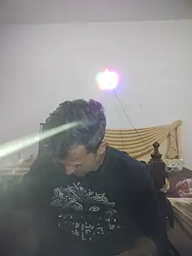 Snapshot of MAGNETICDADDY8 chatting on 10.18.25 MAGNETICDADDY8 online show from 10.18.25