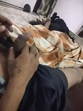 Snapshot of MAGNETICDADDY8 chatting on 10.29.25 MAGNETICDADDY8 online show from 10.29.25