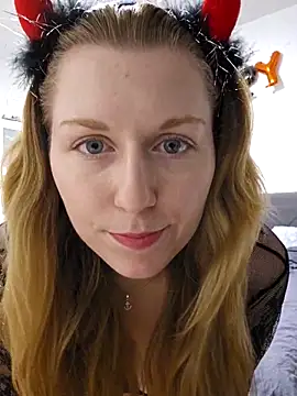 SexyJoanne online show from 10.30.25