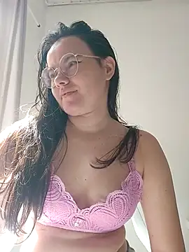 Snapshot of camillebr chatting on 11.05.25 camillebr online show from 11.05.25