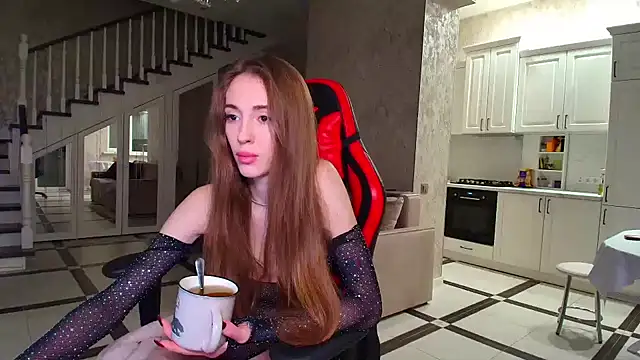 Evelyn Mooree online show from 01.14.25