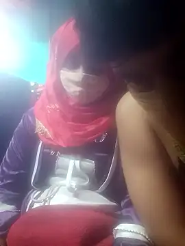 YourHotRandi online show from 01.10.26