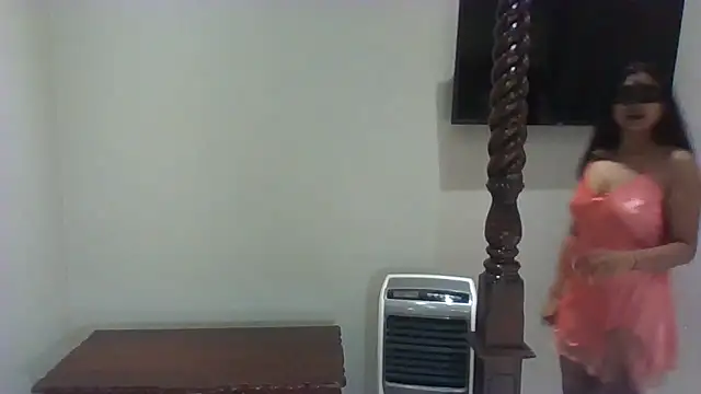 Snapshot of tantragoddess chatting on 10.07.25 tantragoddess online show from 10.07.25