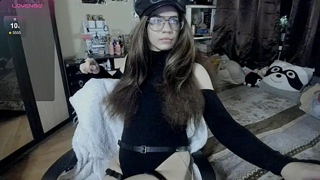 Snapshot of alexiamaleax chatting on 10.11.25 alexiamaleax online show from 10.11.25