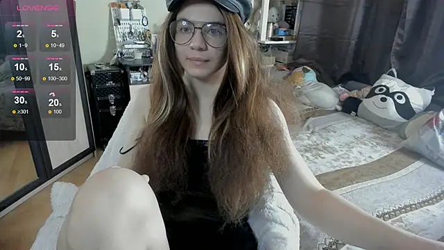 Snapshot of alexiamaleax chatting on 10.19.25 alexiamaleax online show from 10.19.25