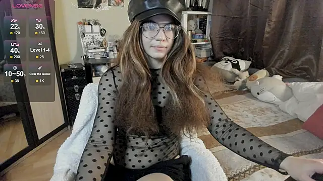 Snapshot of alexiamaleax chatting on 11.08.25 alexiamaleax online show from 11.08.25