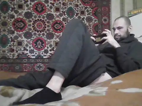 Snapshot of AlferezzSolvajo chatting on 10.31.25 AlferezzSolvajo online show from 10.31.25