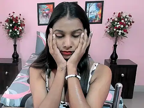 Snapshot of Melis_Sandra chatting on 11.11.25 Melis Sandra online show from 11.11.25