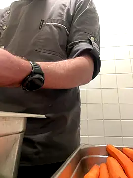 Pierre22000 online show from 10.24.25