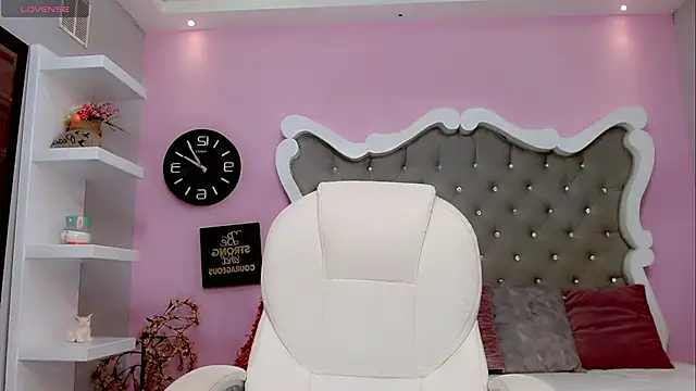 Snapshot of Diva_Smith02 chatting on 01.25.25 Diva Smith02 online show from 01.25.25