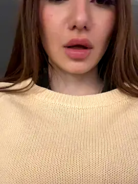 Maddy Jones online show from 10.17.25