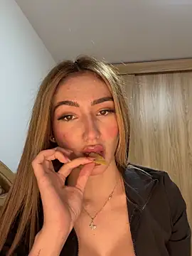 Maddy Jones online show from 11.23.25