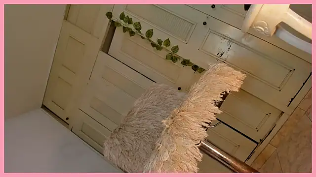 Snapshot of Kenny_Town chatting on 10.13.25 Kenny Town online show from 10.13.25