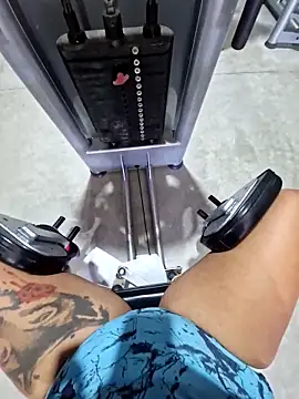 Snapshot of AliceRuivinha2 chatting on 09.30.25 AliceRuivinha2 online show from 09.30.25