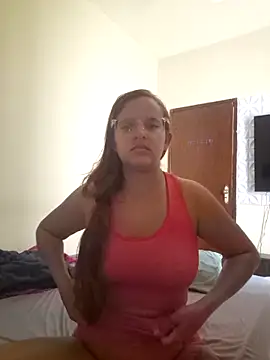 Snapshot of AliceRuivinha2 chatting on 10.19.25 AliceRuivinha2 online show from 10.19.25