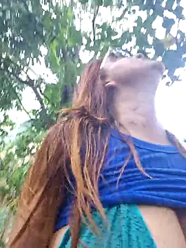 Snapshot of AliceRuivinha2 chatting on 11.12.25 AliceRuivinha2 online show from 11.12.25