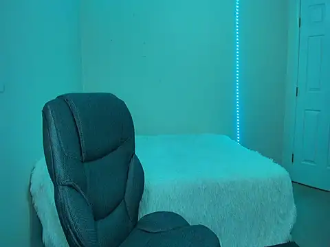 HappyIva online show from 02.21.25